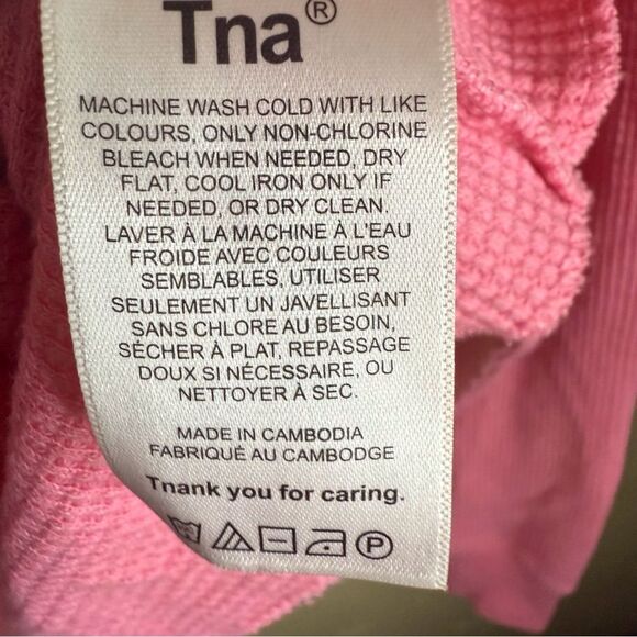 Aritzia TNA Waffle Knit Long Sleeve Barbie Pink Size Small Activewear Outdoor - Picture 4 of 6
